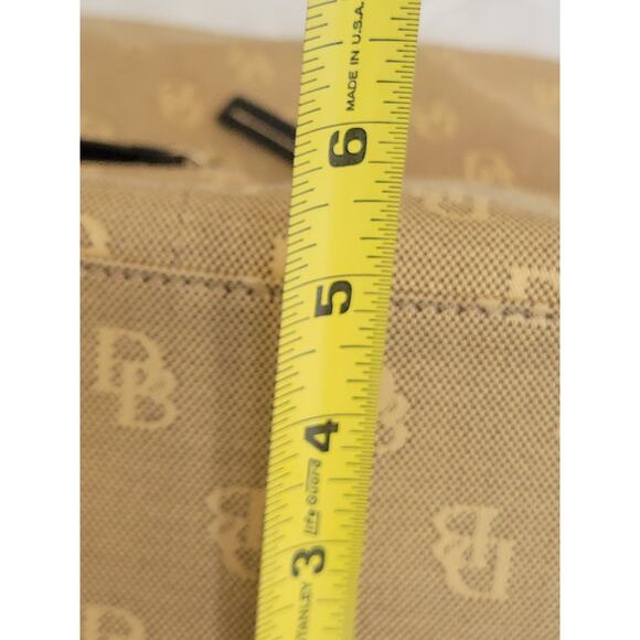 Dooney Bourke Signature Purse Large Bag Stylish Adjustable Strap - Picture 4 of 8